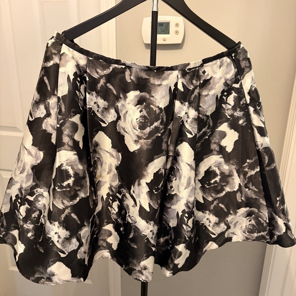 Blondie Nites by Stacy Sklar Black & White Floral Satin Skirt Homecoming Prom 13